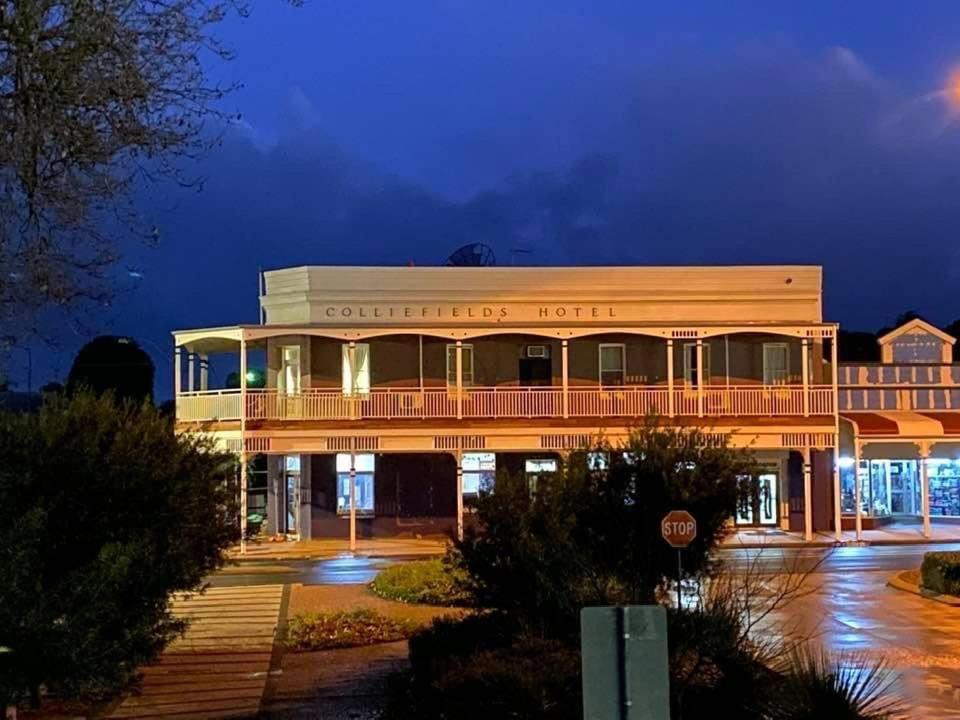 The Colliefields Hotel Exterior photo